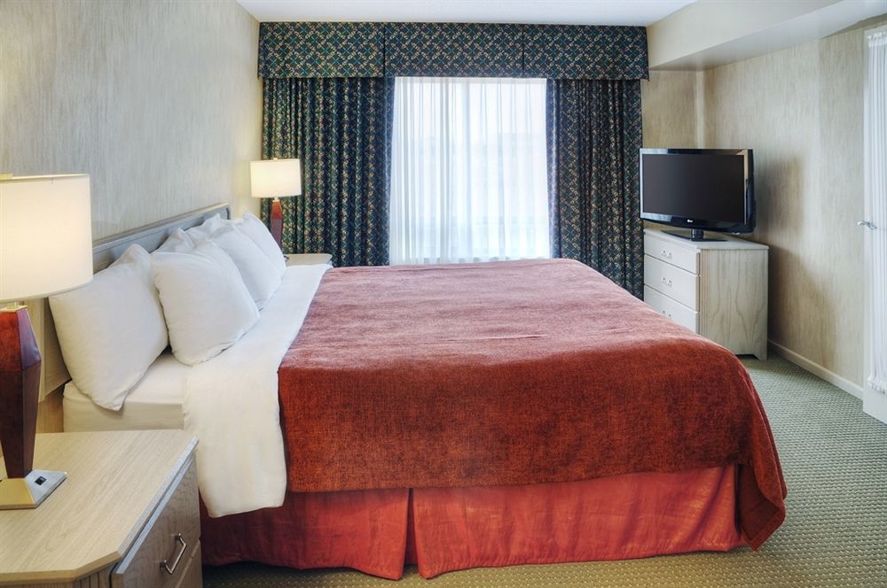 Embassy Suites By Hilton Montreal Airport Pointe-Claire Exterior foto